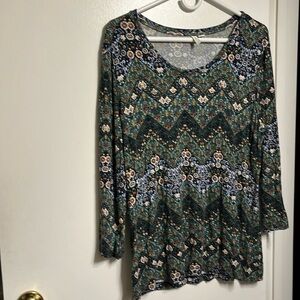 Size large top